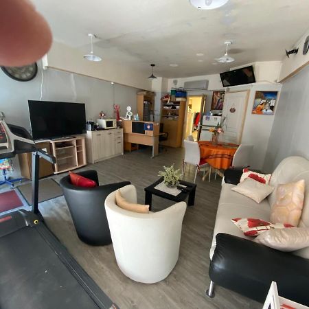 Four A Ban Apartment Mer Екстериор снимка